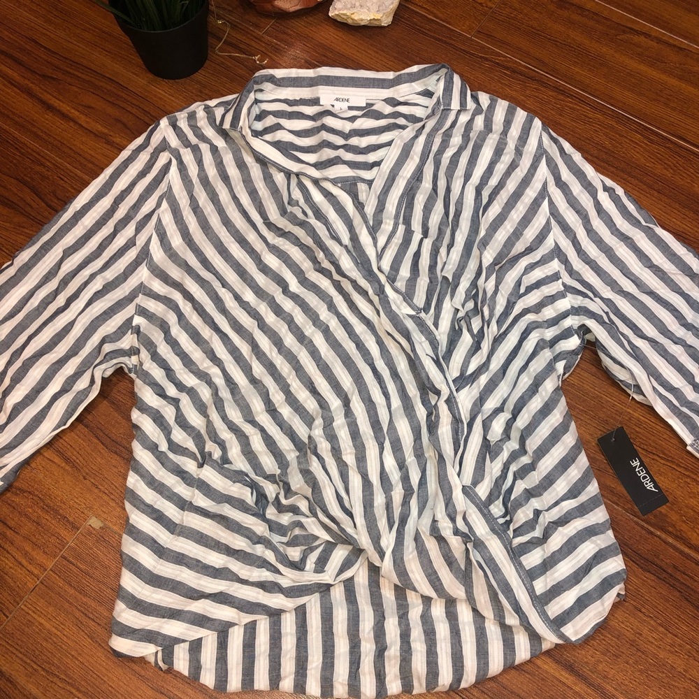 ✨2/$30✨ NEW STRIPED CROSS OVER FRONT BLOUSE ✨ - Picture 2 of 2